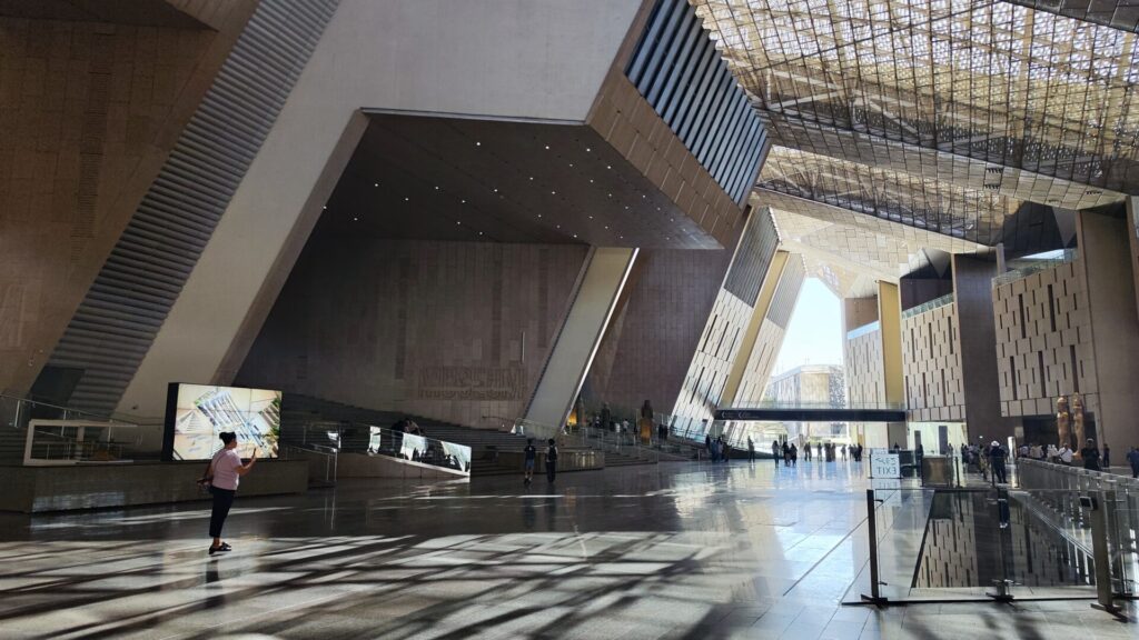 Hall de entrada del Grand Egyptian Museum